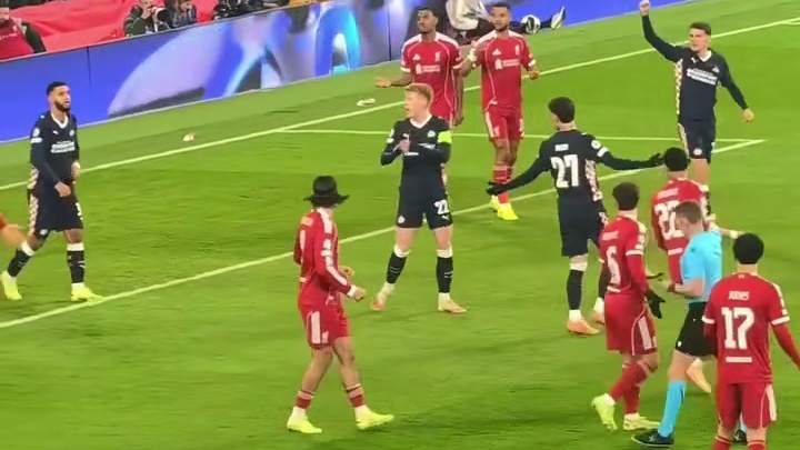 范戴克：我来一手，看看光头佬还不下课。