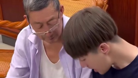 当我们追逐世界时 记得回头看看