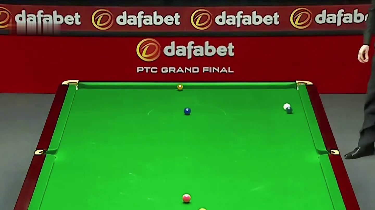 丁俊晖绝境放出大招，力挽狂澜击败罗伯逊