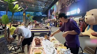 鄧超只是上了趟廁所，被大巴車丟在高速上自生自滅