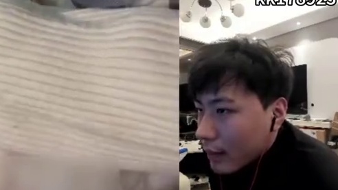 大哥豪刷十万约不出的女主播，与我从街边小吃摊约会到家