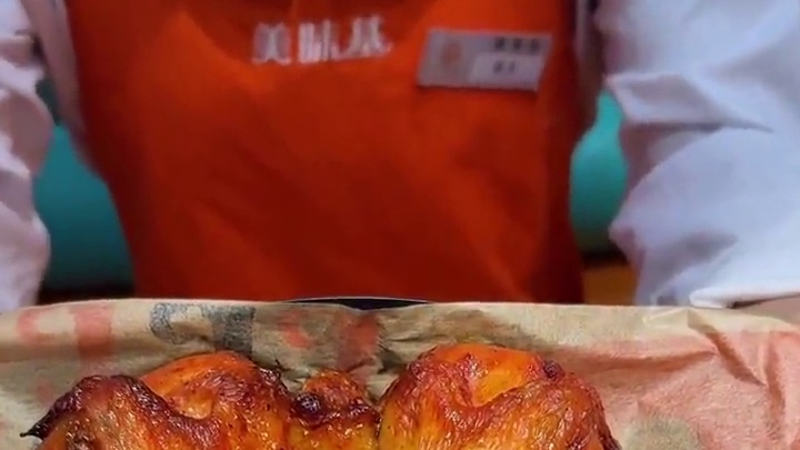 美味基周年庆活动，全鸡买一得三