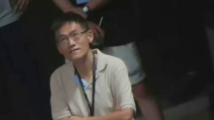 一下子老了好多