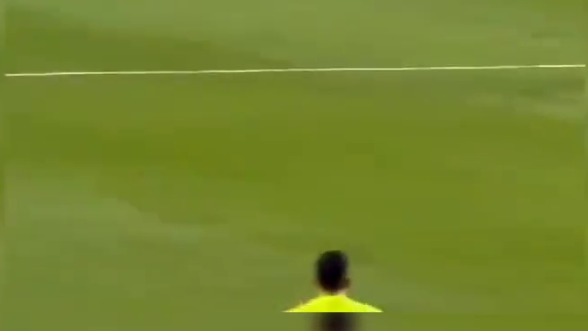 足球赛场上的跌宕起伏，此刻展现得淋漓尽致。