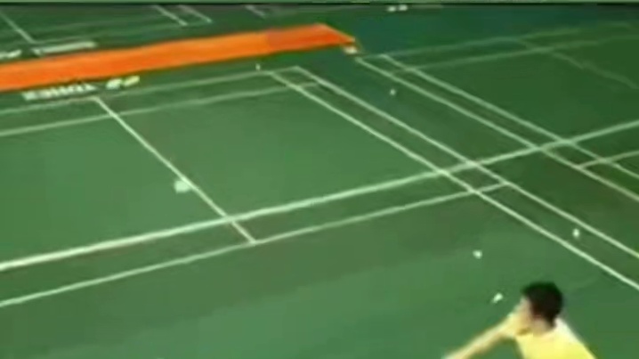 羽毛球最“磨人“的技术：四角球全解析，让你轻松拿捏对手