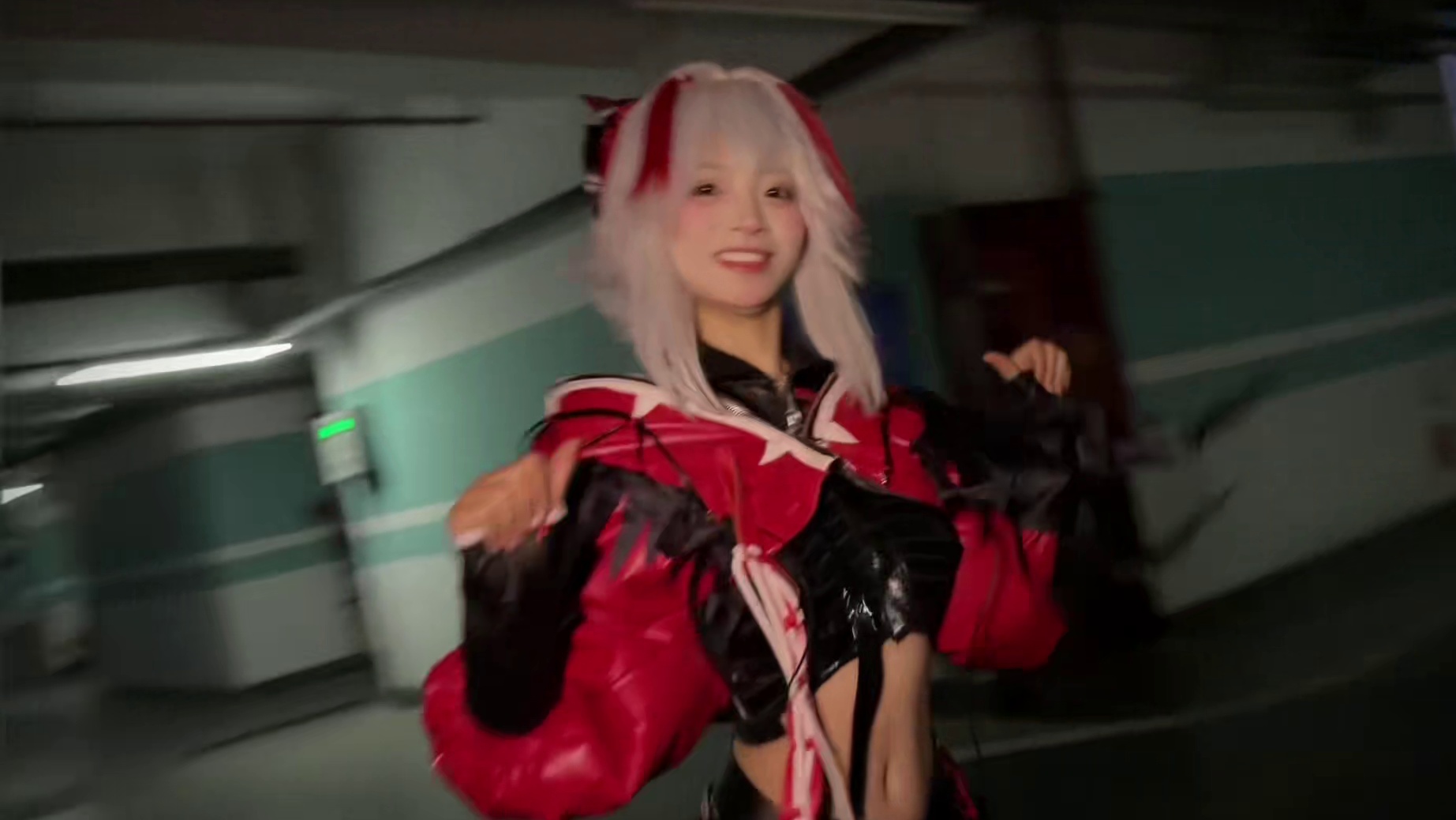 总裁扫到三个六头零甲的蜂医我就这样