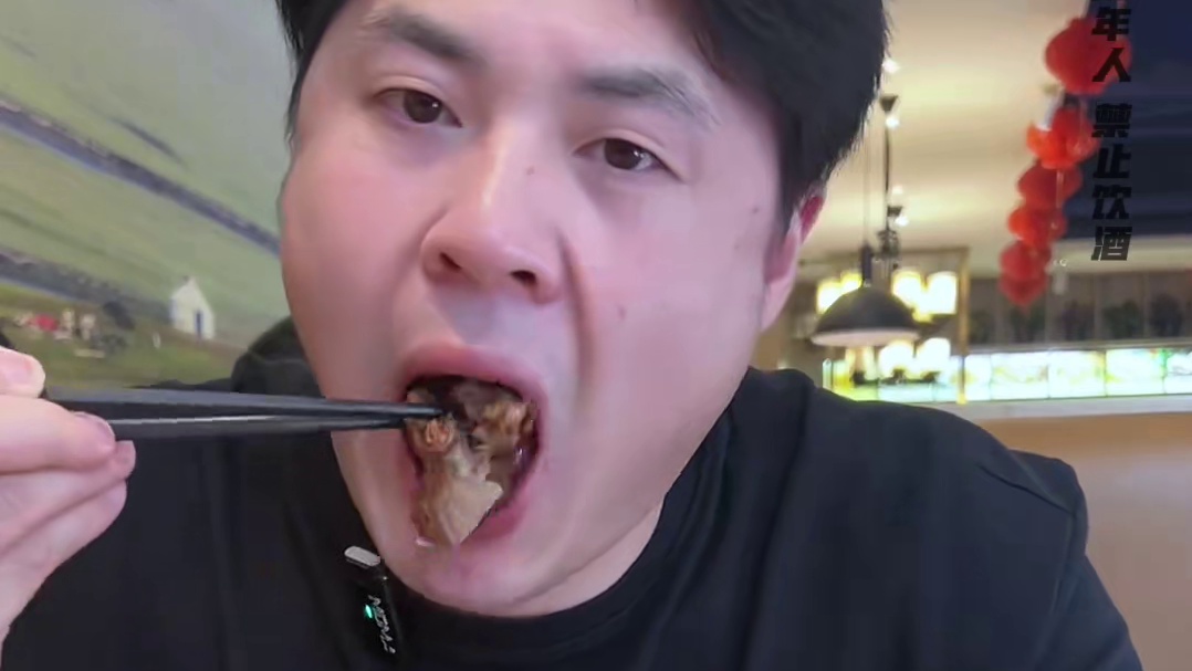 绝活：两口一个大包子，现做红焖羊肉有嚼劲味儿不赖