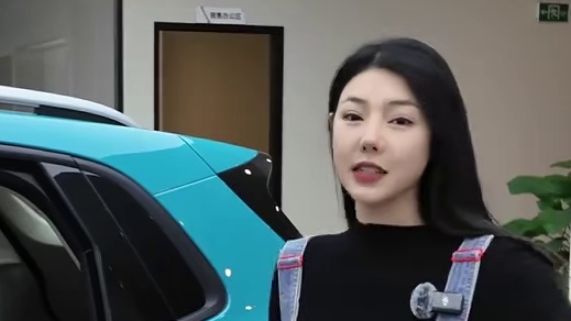 侯明昊同款欧拉 5 探店！颜值 “霸凌” 50 万内市场，年轻人的潮流座驾