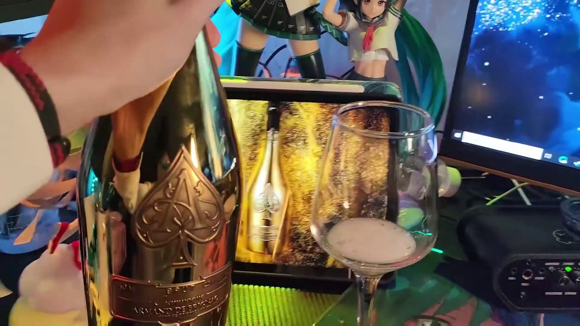 【游戏化学】现实1500一瓶天价香槟！