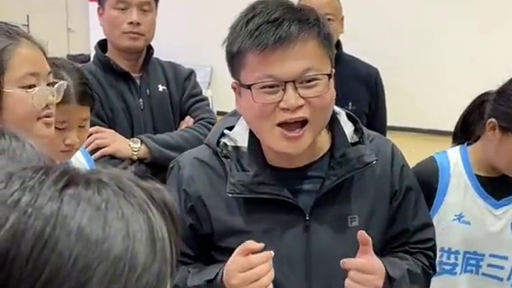 热烈祝贺娄底三小在2025娄星区中小学生篮球比赛中卫冕男、女双冠；同时也祝贺娄