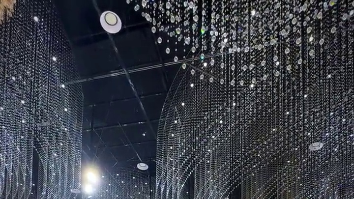 滕州惊现“彩虹街”！17道彩虹门排面拉满，只因它今天又爆满！