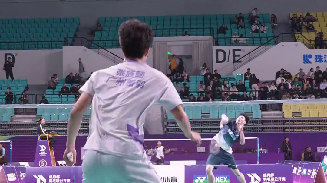 稳扎稳打 张旌懿挺进八强