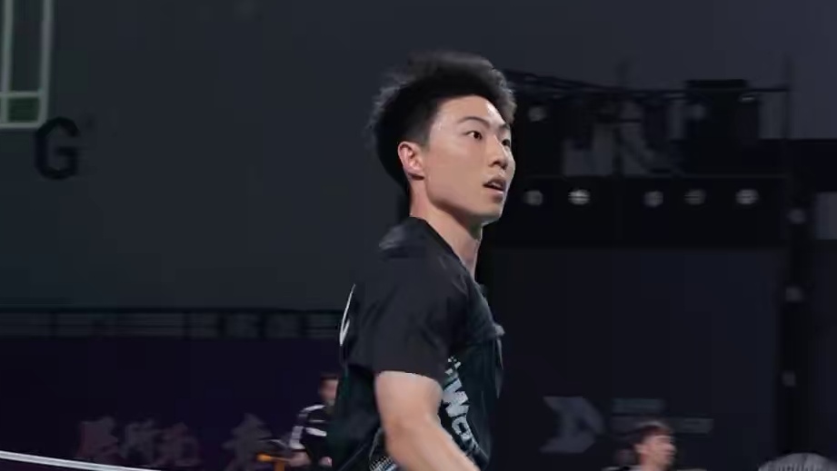 爆冷 小将李昀泽31-18击败詹俊为闯进八强