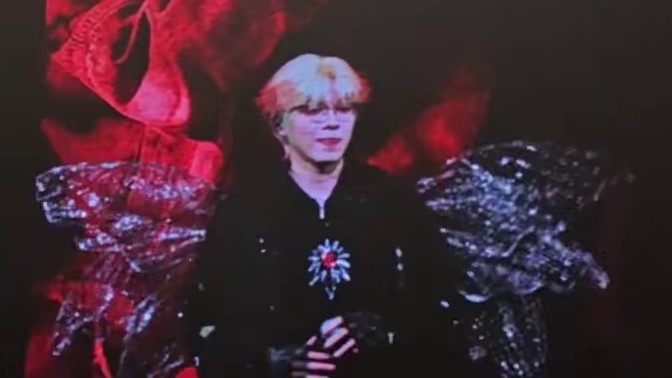 就这个小狗扑棱蛾子萌