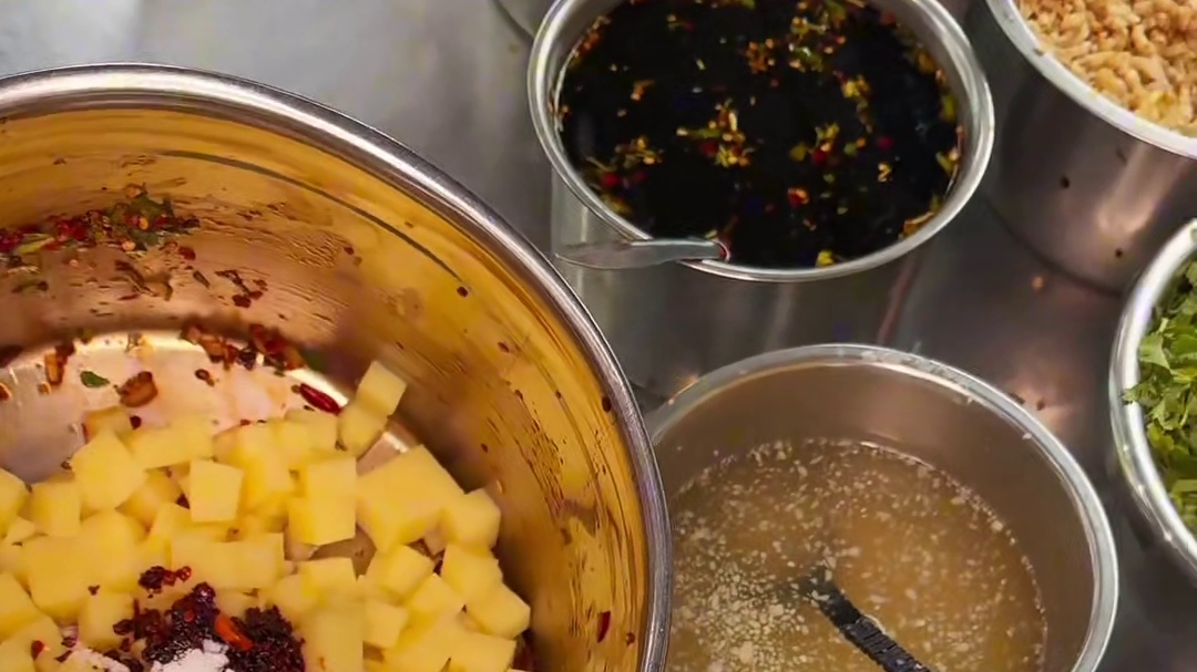 重庆街头用大米做的豆腐