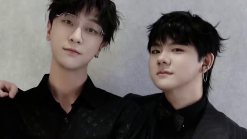 扒拉扒拉小脸 # 猫耳声刻