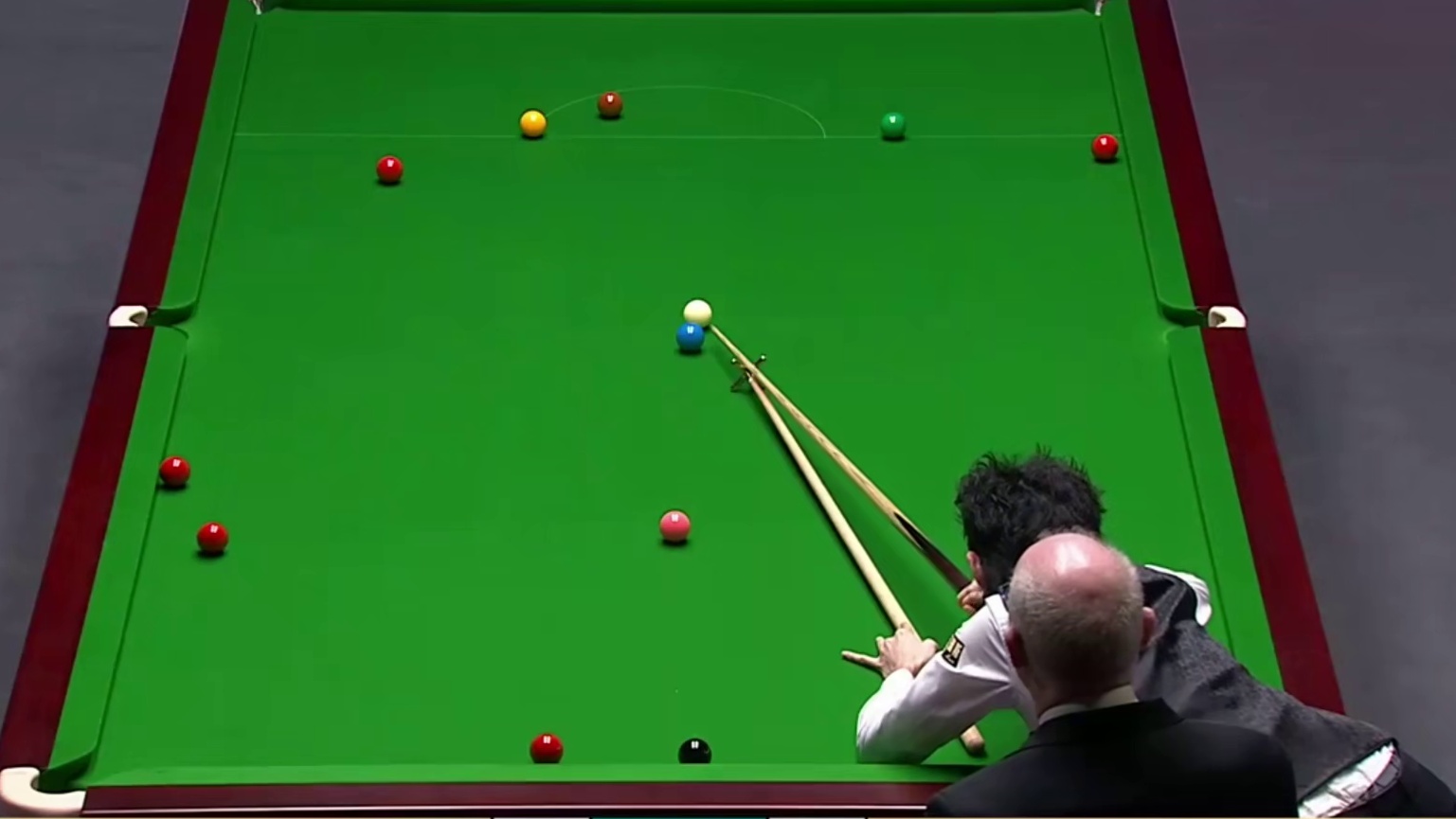 2025斯诺克英国锦标赛：吴宜泽vs霍尔特
