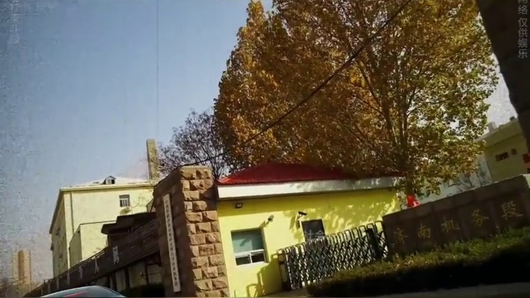 济南机务段耍官威欺负外卖员，门卫有样学样耍起权利