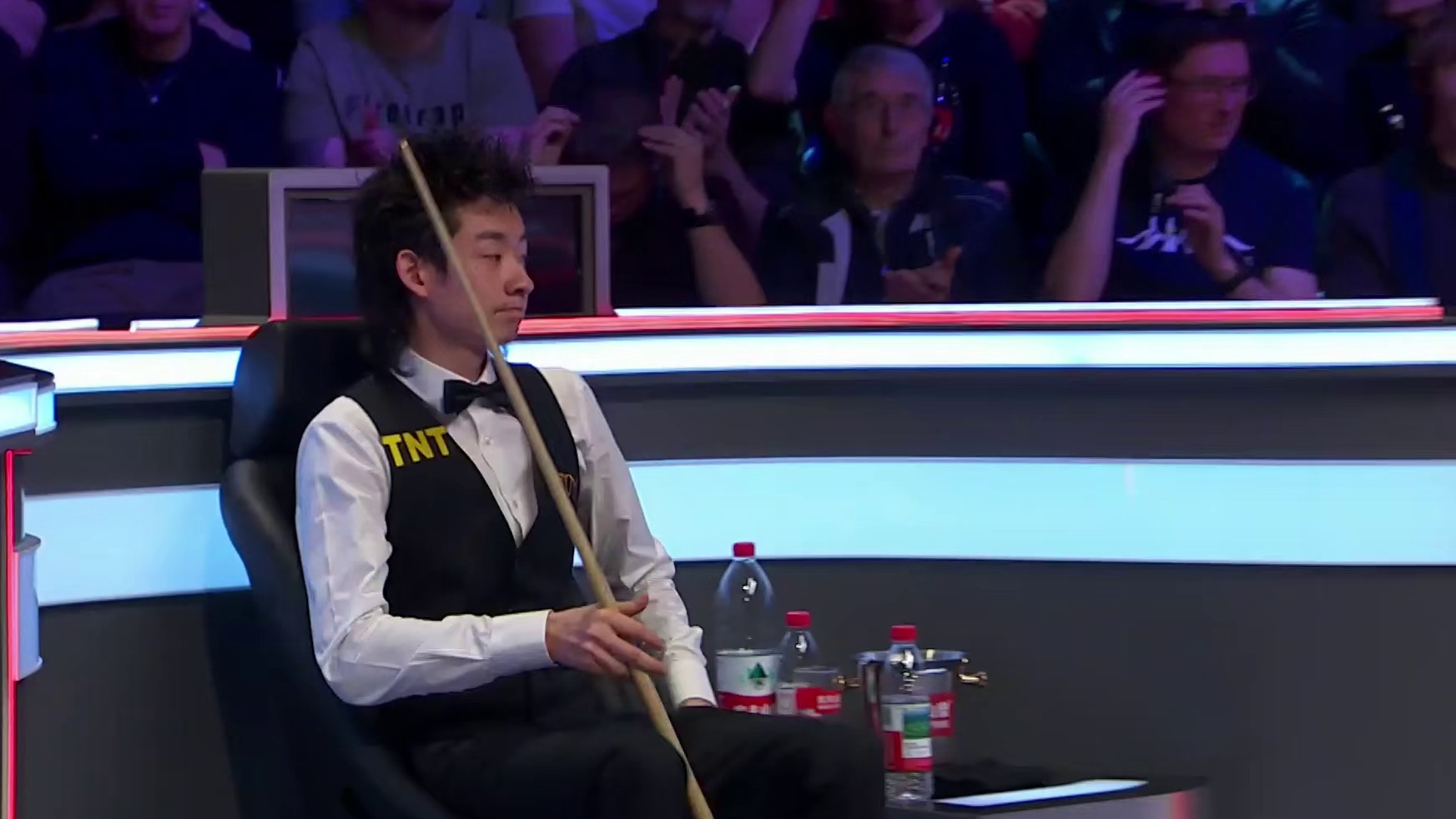 2025斯诺克英锦赛！吴宜泽2比0霍尔特，32强进16强！