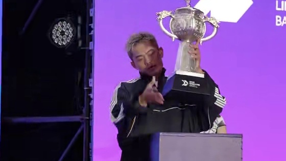 卫冕新昌 林丹杯历史第二位三冠王诞生 恭喜