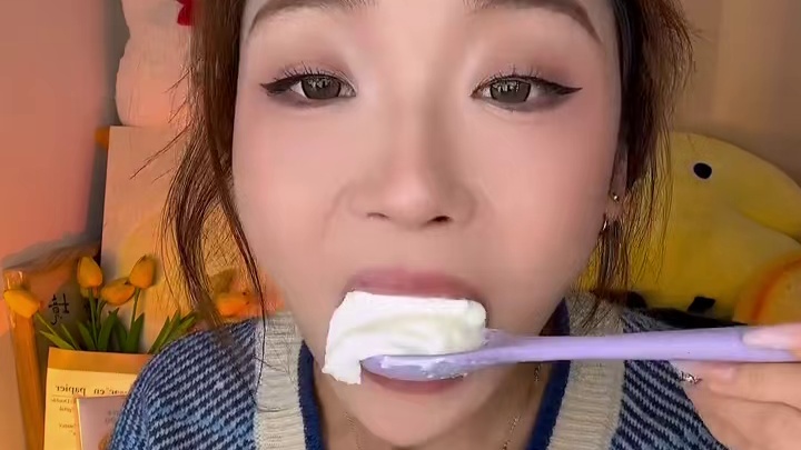 小杯装的特别方便！！！没有蔗糖乳糖代糖哈！