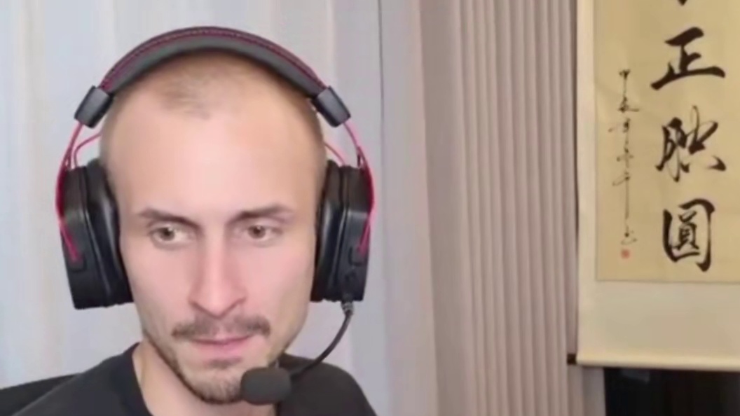 go学长毛子体验CF爆破模式，走哪都被狙直接当场破防喊不列