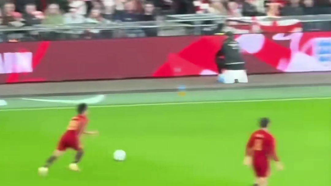 太强了！英格兰女足精彩配合打穿中国女足防线，这就是欧洲杯冠军的实力