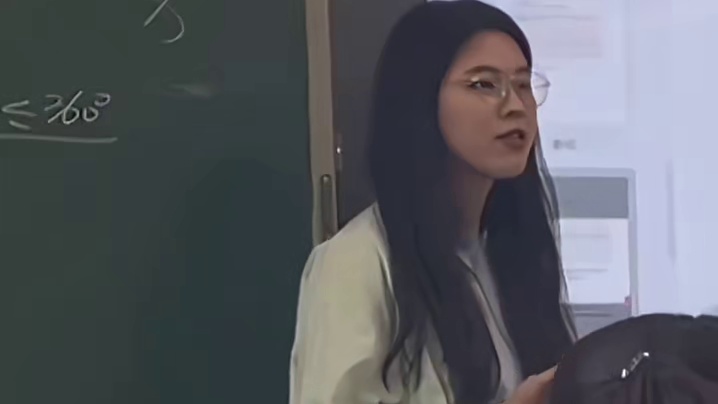 前面那那个已经不是同学了，是义父