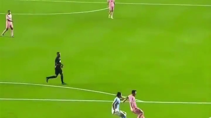 是体系球员？还是个人能力？元芳，你怎么看？ #足球