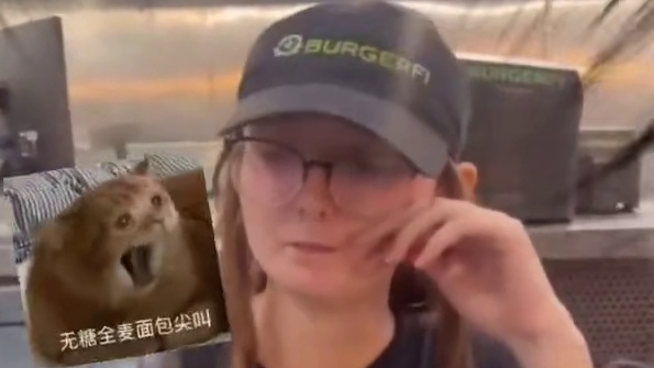 稳定的顾客，憋笑的前台，还有崩溃的厨师