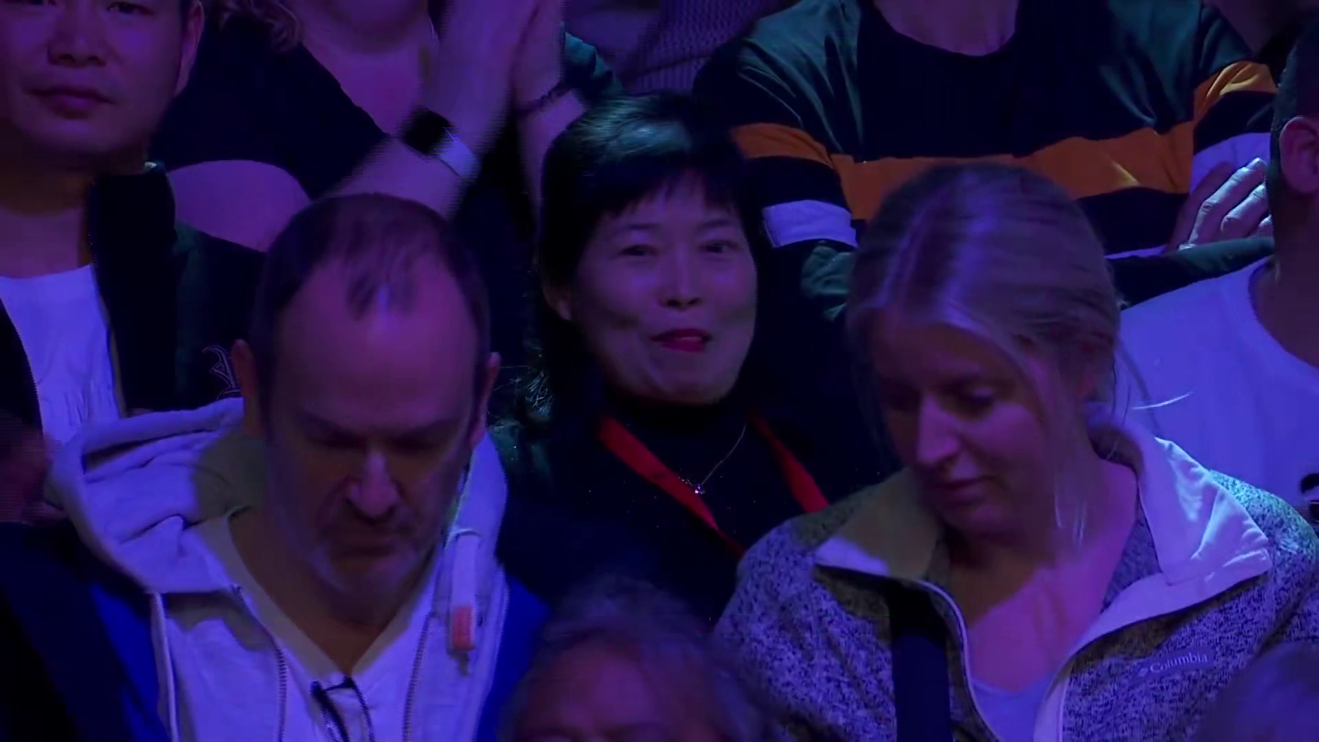 亲人的目光，是最大的支持