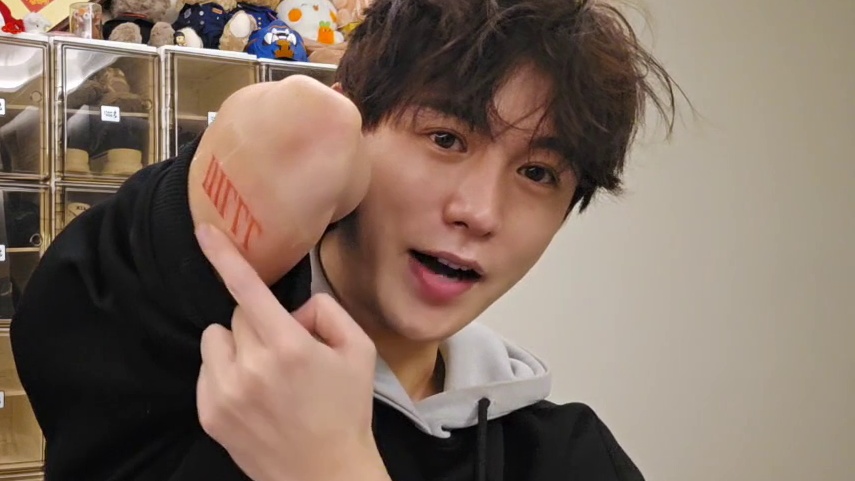 弹幕：童哥的衣服哪里买的呢？