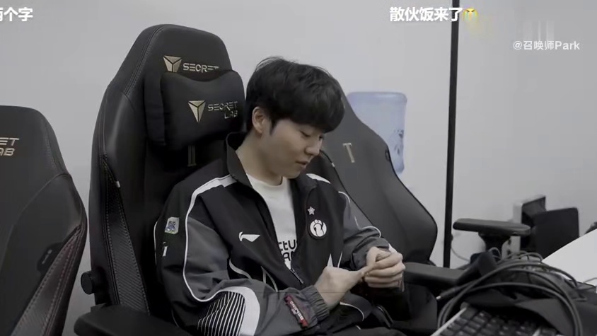 iG官宣Gala离队，这一路走来诸多不易，虽然最后没能更进一步，但iG-Gala的故事还是值得留在记忆里，去了JDG就继续加油吧！相约和IG在更高的舞台重逢！ ​​​​