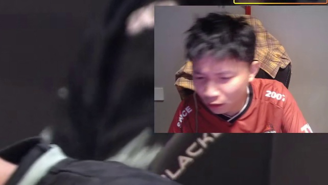 蛋看Xielo英雄M4捡狙四杀直呼变态