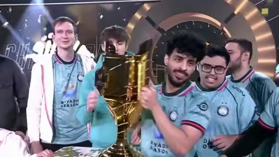 新王登基！恭喜Twisted Minds拿下2025OWCS 全球总决赛冠军！