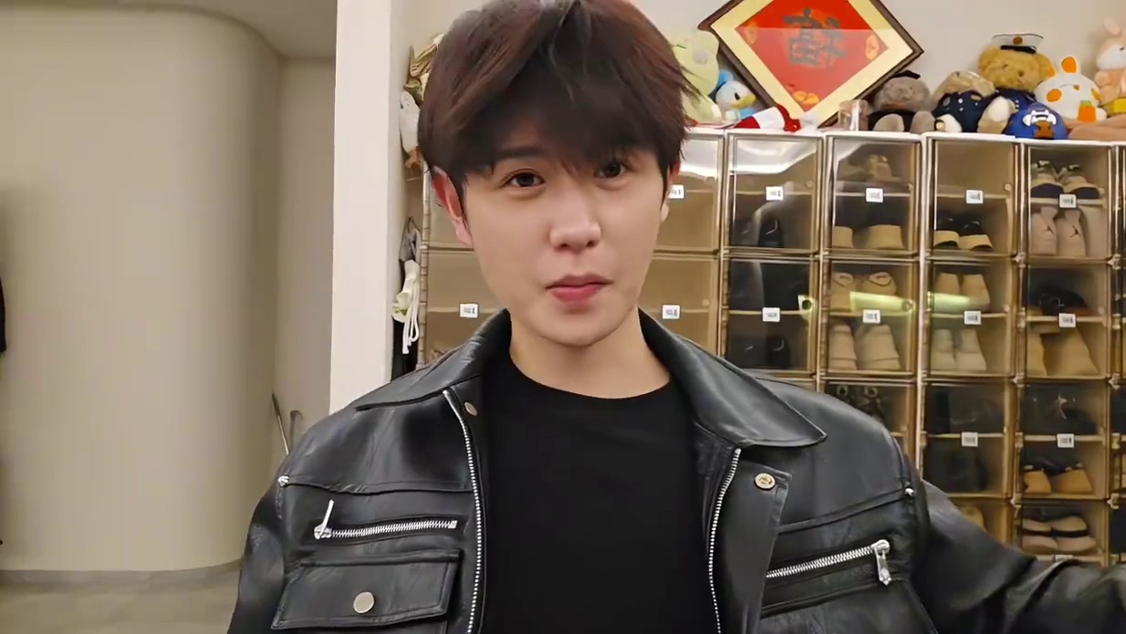 童锦程：过两天搬家，搬到有天然气的地方