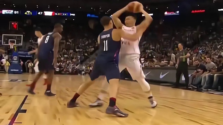 NBA历史第一3D球员——克莱汤普森，巅峰时期的他到底有多强？