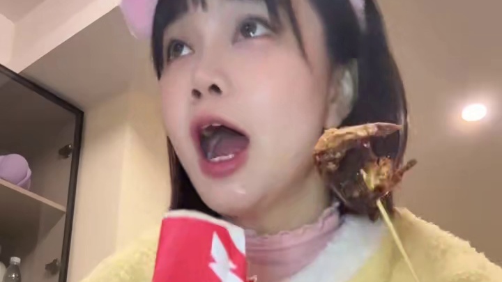 之前囤的群光广场400代800的朋友，赶紧去退掉！因为他们上线了更划算500代1000的代金券！刷到