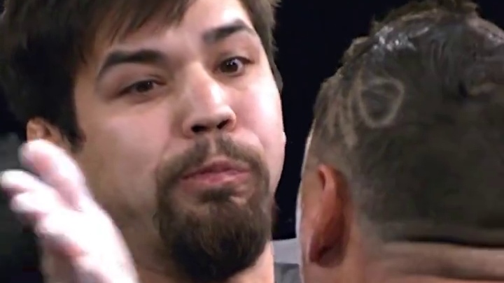 一巴掌KO对手！但是最后的嘲讽动作，让他被取消资格！