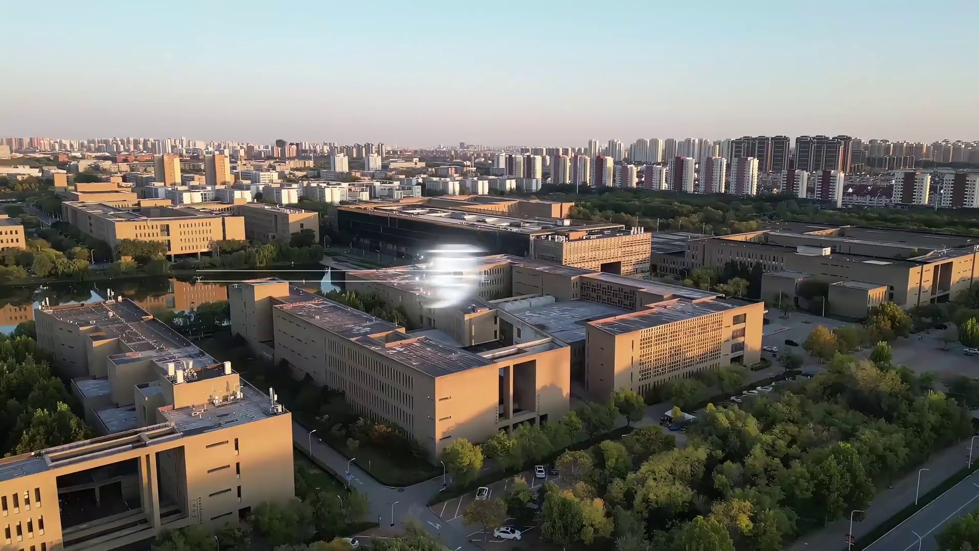 她是踏碎星河落入我梦境的幻想， 让每一份炽热向往，都长成奔赴理想的模样。 #