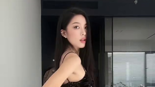 争取才能够得到一切 #今日穿搭 #辣妈 #中年妈妈穿搭 #ootd穿搭