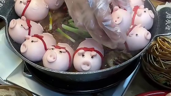 哇哇哇！不敢想象这一口小猪盖被会有多香！