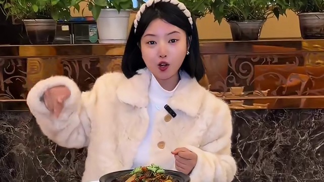 最近年底了，要团建聚餐的朋友们这桌8人餐只要300多，就是彭山这家蜀皇全牛宴，赶紧冲 #彭山 #蜀皇