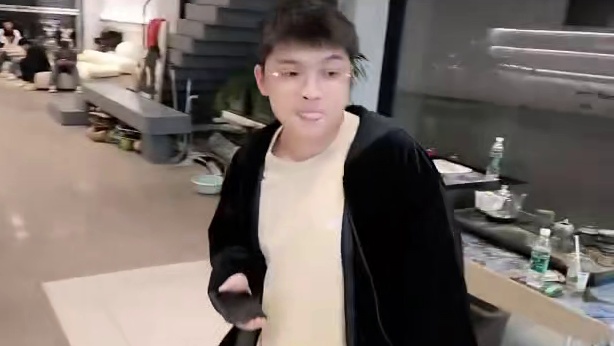 一句话给刚子整懵了#小小小酷哥 #詹姆斯 #科比 #名场面