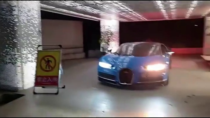 八眼龙王#小小小酷哥 #布加迪chiron