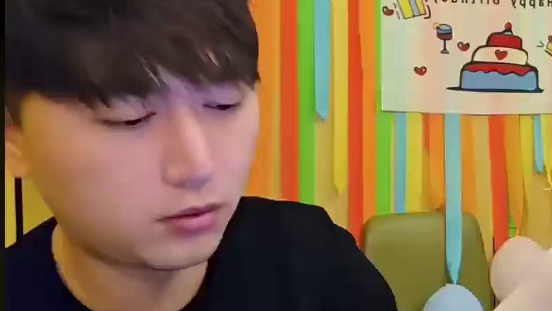 顶级！！！
#小小小酷哥 #组织1995 #顶级身材