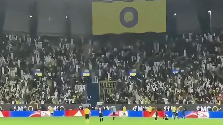 这经典的倒勾出自我们的总裁