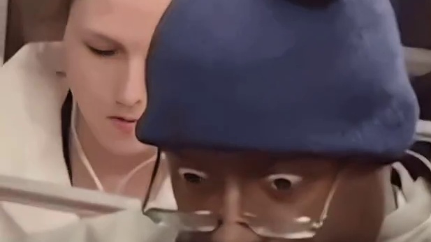 幸亏这门关上的速度堪比闪电……