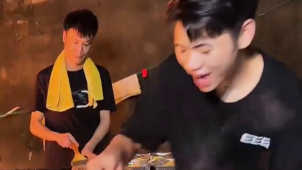 隐藏在北海老巷子里的烟火气美食！！有点难找，但巨巨好吃！！