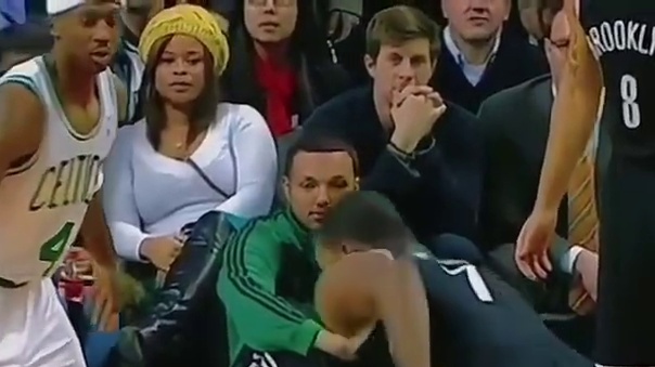 场上风云变幻，一球定胜负！#篮球